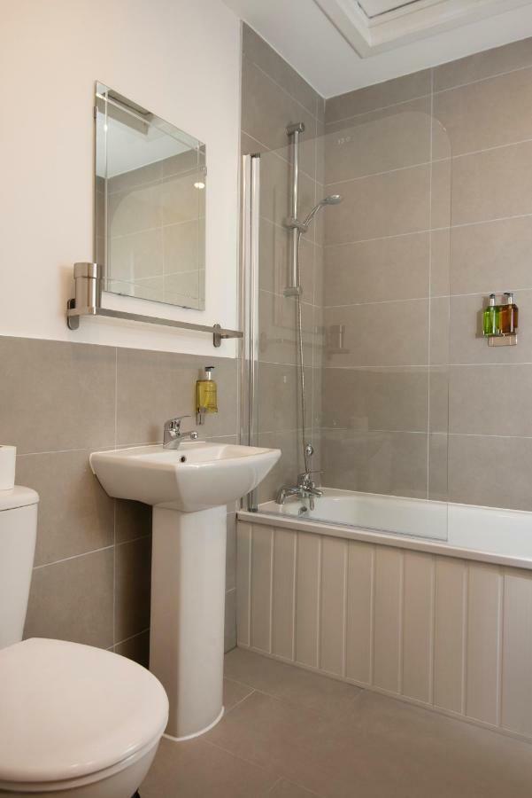 Flat D - Modern, Top Floor, 2 Bedroom, 2 Bathroom Apartment In Central Southsea, Portsmouth Luaran gambar